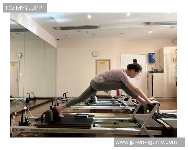 提升足球运动员腿部力量的有效训练方法与技巧分享